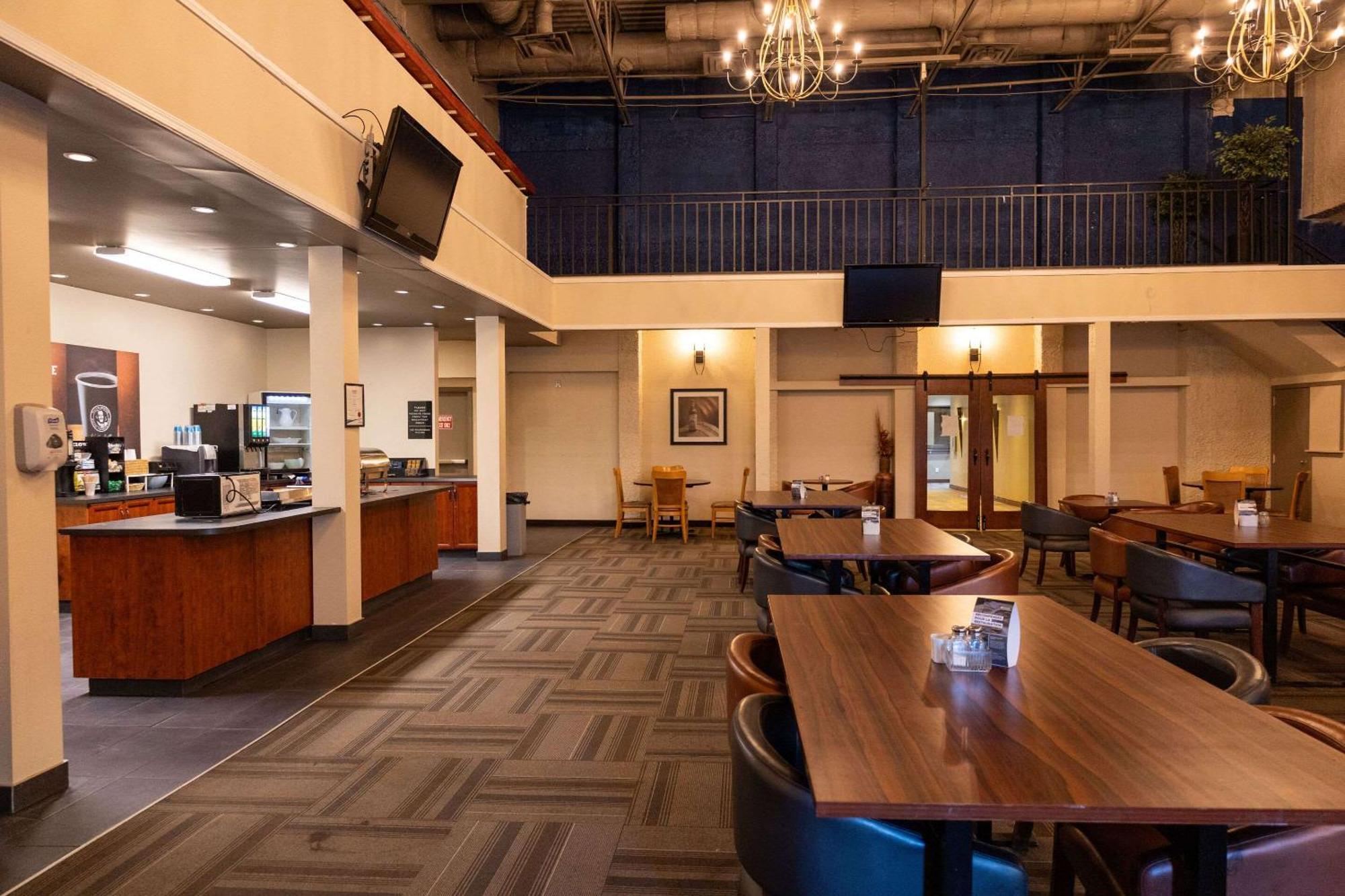 Radisson Hotel Fort St John Fort St. John 외부 사진