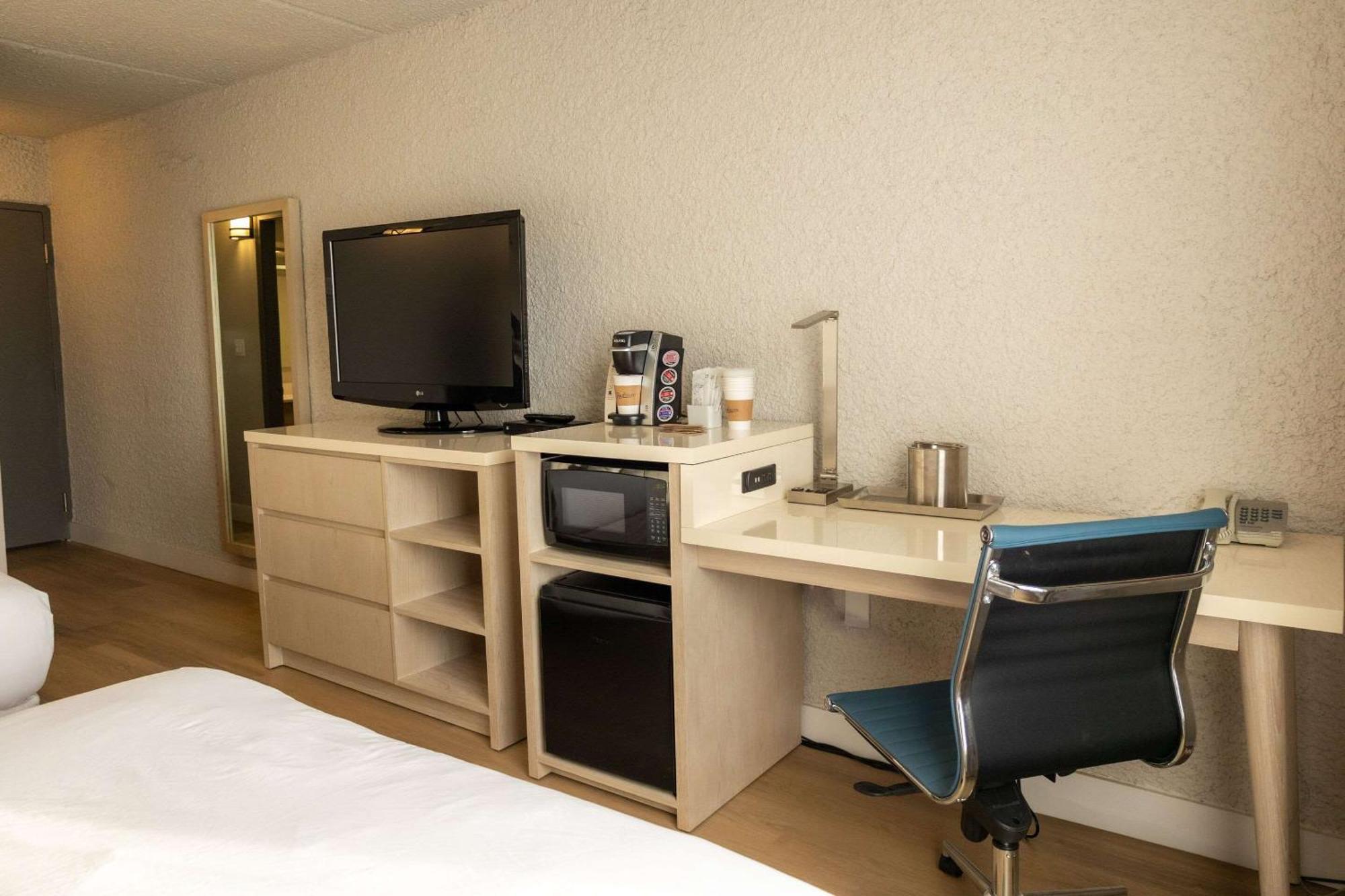 Radisson Hotel Fort St John Fort St. John 외부 사진